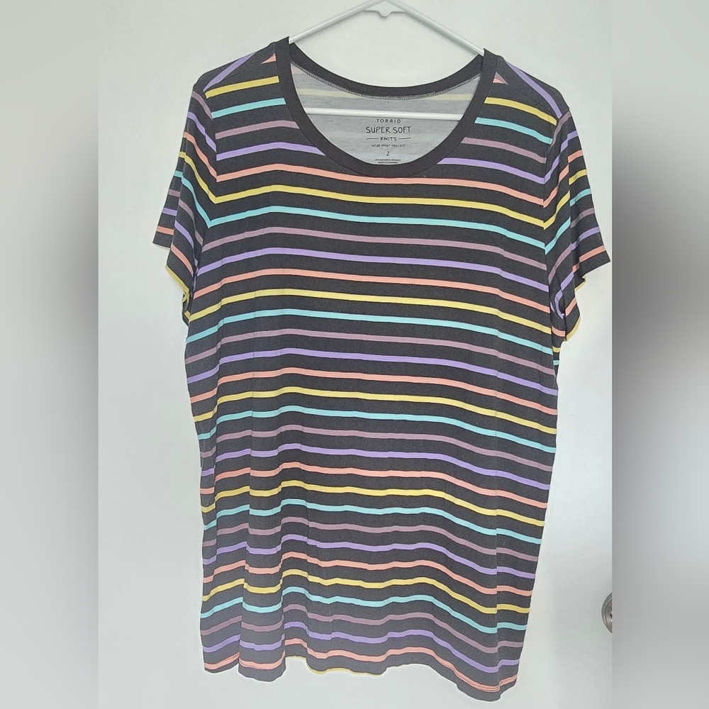 Torrid Crew Neck Super Soft T-Shirt - Size 2